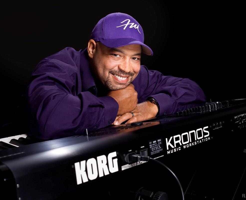 Легендарный Frank McComb (Фрэнк МакКомб, вокал, клавиши, США) впервые в России!